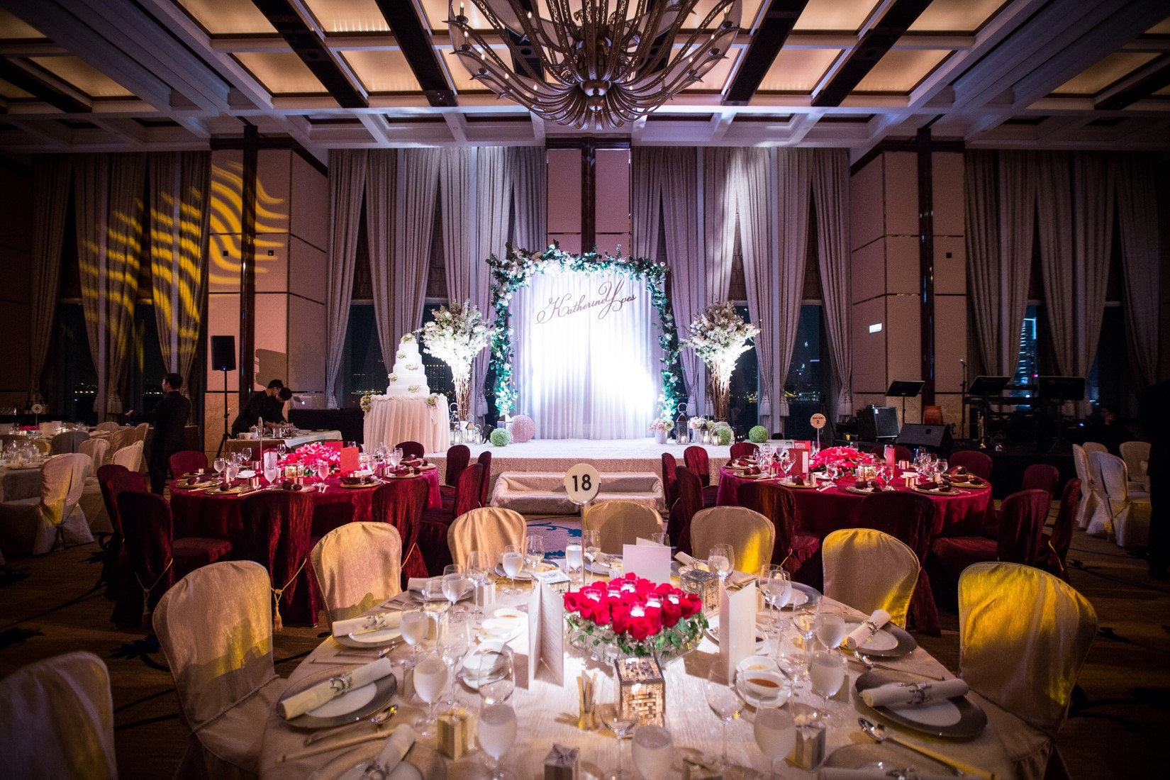 The Best Indoor Wedding Venues In Hong Kong Four Seasons Wedding That Mirrors The Sophisticated Taste Of Be It A Grand Soiree Or An Intimate Gathering Our Seasoned